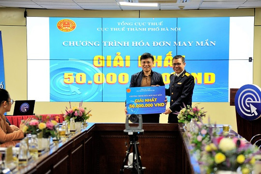 Cục Thuế thành phố Hà Nội trao thưởng hóa đơn may mắn quý III-2022