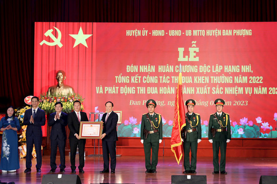 Huyện Đan Phượng đón nhận Huân chương Độc lập hạng Nhì