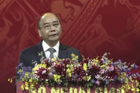 Chủ tịch nước Nguyễn Xuân Phúc chúc Tết kiều bào