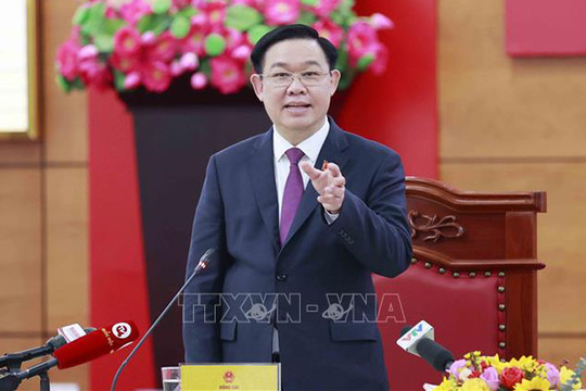 ﻿Chủ tịch Quốc hội Vương Đình Huệ thăm làm việc, chúc Tết tại tỉnh Lào Cai