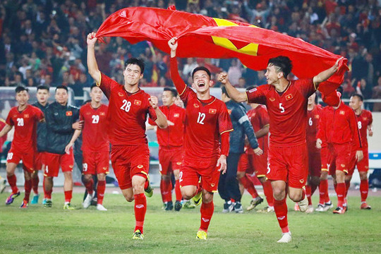 ''Tiếp lửa'' cho bóng đá Việt Nam