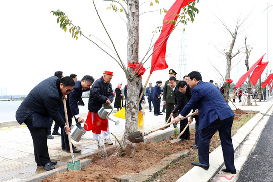 Quận Hoàng Mai phát động ''Tết trồng cây đời đời nhớ ơn Bác Hồ'' Xuân Quý Mão 2023