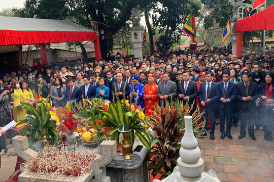 Thị xã Sơn Tây tổ chức lễ giỗ 1.225 năm ngày mất của Anh hùng dân tộc Bố Cái Đại Vương Phùng Hưng