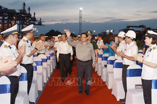 Thủ tướng Phạm Minh Chính dự lễ phát lệnh ra quân sản xuất đầu năm tại cảng Tân Cảng – Cát Lái
