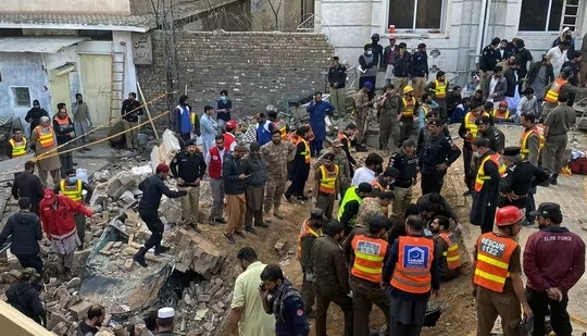 Số thương vong trong vụ đánh bom tại Pakistan lên tới hơn 230 người