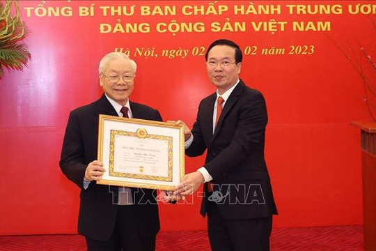 Tổ chức trọng thể Lễ trao Huy hiệu 55 năm tuổi Đảng tặng Tổng Bí thư Nguyễn Phú Trọng