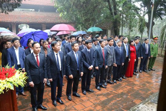 Huyện Quốc Oai tổ chức lễ báo công dâng Bác