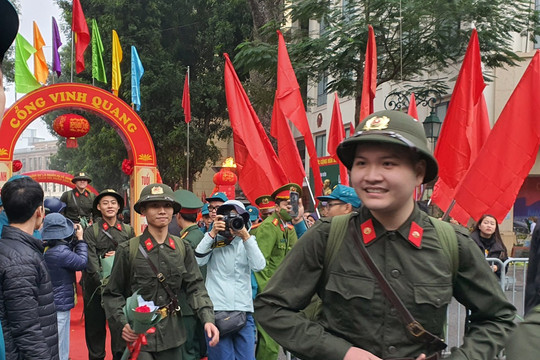 68 tân binh quận Hoàn Kiếm lên đường nhập ngũ