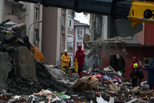 Thổ Nhĩ Kỳ để quốc tang 7 ngày tưởng nhớ các nạn nhân thiệt mạng do động đất