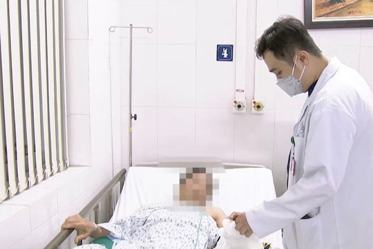 Nối thành công bàn tay bị chém đứt rời cho nam bệnh nhân tại Hà Nội