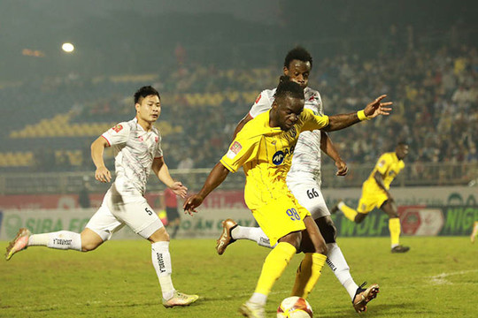 Sông Lam Nghệ An - Hải Phòng FC chia điểm