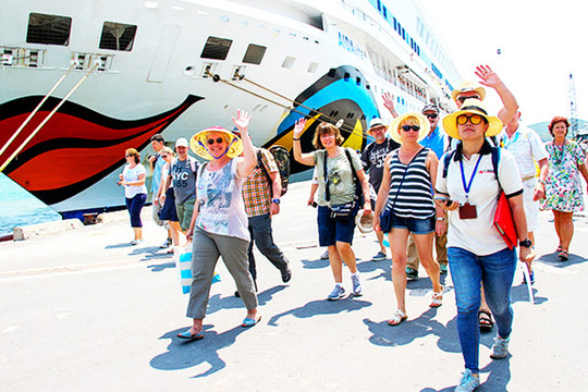 Lượng khách du lịch quốc tế tăng cao hơn thời điểm trước dịch Covid-19