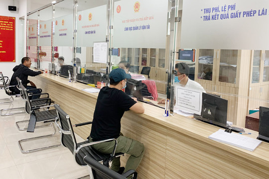 Lượng người cấp, đổi giấy phép lái xe tại Hà Nội tăng đột biến