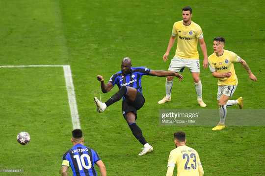 Lukaku giúp Inter Milan hạ Porto