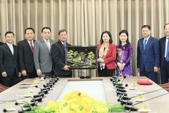 Hà Nội trao đổi kinh nghiệm về tổ chức bộ máy hệ thống chính trị với Đoàn đại biểu Quốc hội Lào
