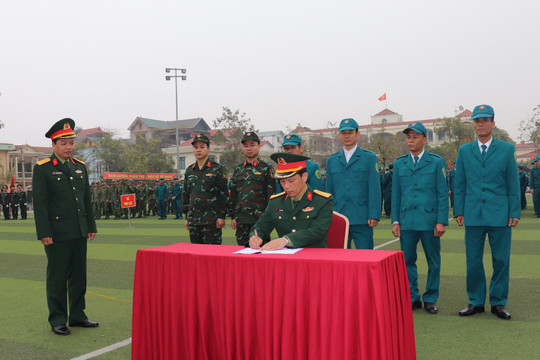 Huyện Quốc Oai tổ chức ra quân huấn luyện cho 508 cán bộ, chiến sĩ