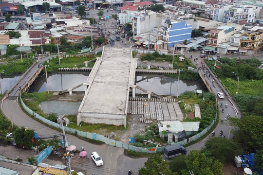 Tìm cách tái khởi động nhiều dự án giao thông bị đình trệ tại thành phố Hồ Chí Minh
