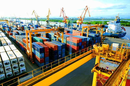 Nhập khẩu nhóm hàng nguyên liệu sản xuất giảm 16,6%