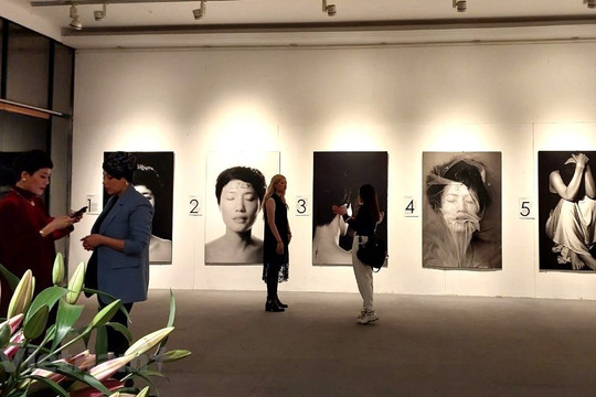 Tôn vinh vai trò người phụ nữ qua triển lãm tại Bảo tàng Phụ nữ Việt Nam