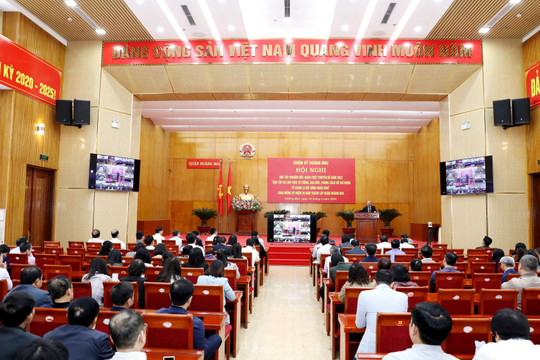 Quận ủy Hoàng Mai tổ chức quán triệt chuyên đề năm 2023 cho gần 3.000 cán bộ, đảng viên