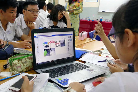 Xây dựng sổ tay “Hướng dẫn sử dụng mạng xã hội an toàn cho học sinh“