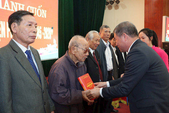 Phát hành cuốn “Lịch sử Đảng bộ huyện Phú Xuyên 1945-2020”