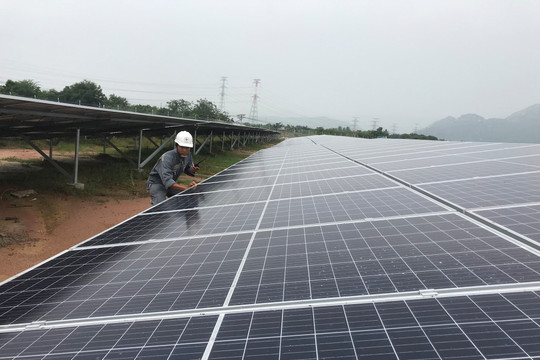 EVN thông tin việc dừng huy động công suất Nhà máy điện mặt trời Trung Nam