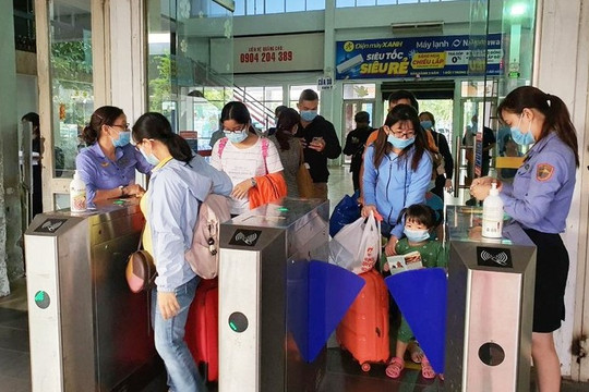 Mở bán vé 58 đoàn tàu từ thành phố Hồ Chí Minh đi các tỉnh dịp lễ 30-4