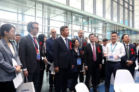 Khai mạc hội chợ triển lãm quốc tế về công nghiệp hàng không - Hà Nội 2023