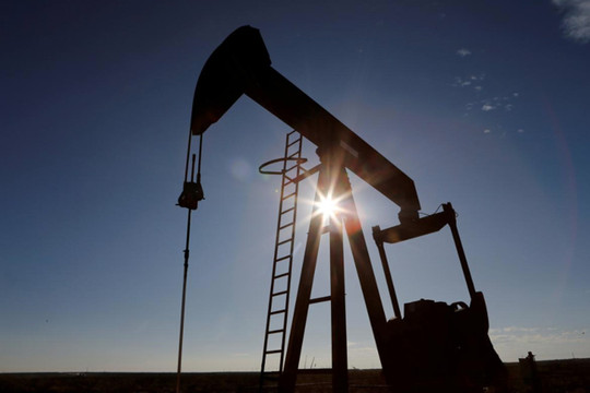 Giá dầu thô khó chạm ngưỡng 100 USD/thùng trong năm 2023