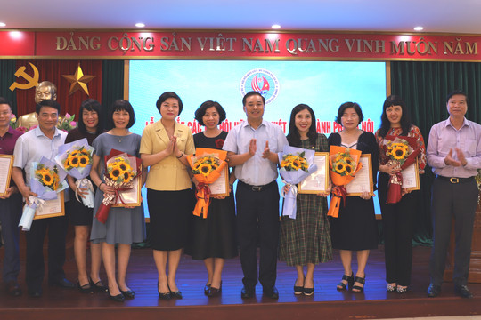 Quyết định thành lập 11 Chi hội hữu nghị Việt - Mỹ thành phố Hà Nội