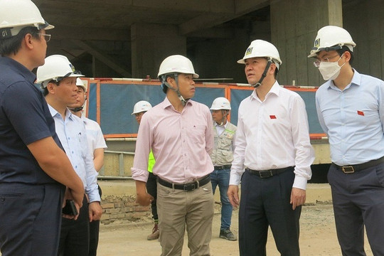 Giám sát việc thực hiện các quy định về bảo vệ môi trường không khí tại Hoàng Mai, Thanh Trì