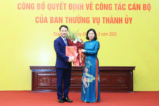 Công bố quyết định về công tác cán bộ của Ban Thường vụ Thành ủy tại Huyện ủy Thạch Thất