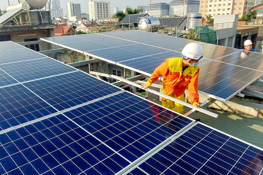 Phát triển điện mặt trời mái nhà tại Hà Nội: Bảo đảm hài hòa lợi ích