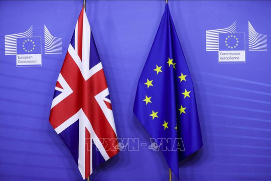 Anh - EU chính thức ký thực thi Khuôn khổ Windsor