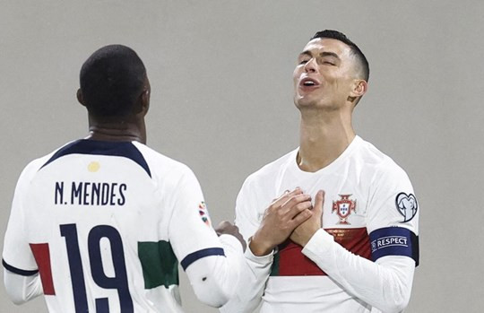 Vòng loại EURO 2024: Ronaldo tỏa sáng giúp Bồ Đào Nha thắng đậm