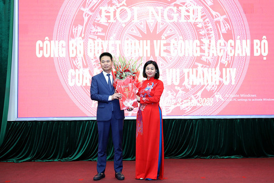Chuẩn y đồng chí Nguyễn Xuân Thanh giữ chức Bí thư Huyện ủy Phú Xuyên