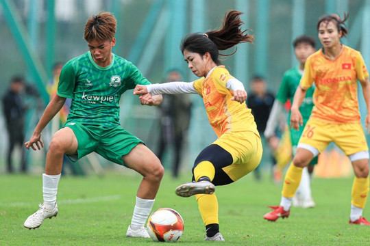 Đội tuyển nữ Việt Nam thua U15 nam Phù Đổng trong trận giao hữu