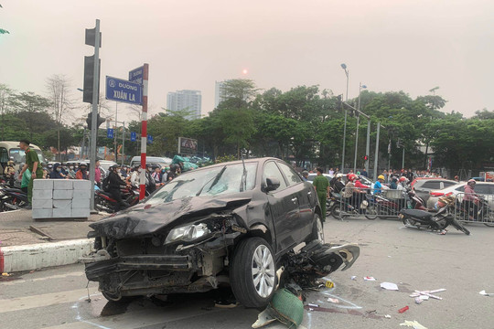 Khởi tố hình sự lái xe gây tai nạn giao thông liên hoàn tại ngã tư Võ Chí Công - Xuân La