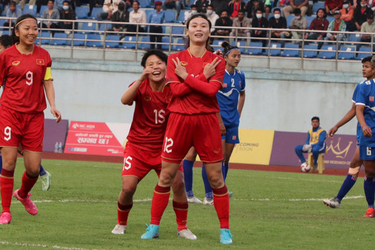 Hải Yến lập cú đúp, đội tuyển nữ Việt Nam loại Nepal giành vé đi tiếp tại Vòng loại Olympic