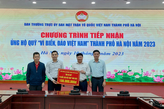 Cơ quan Liên đoàn Lao động thành phố Hà Nội ủng hộ quỹ “Vì biển, đảo Việt Nam”