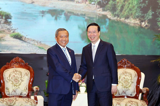 Chủ tịch nước Võ Văn Thưởng tiếp Chủ tịch Hội Hữu nghị Lào - Việt Nam