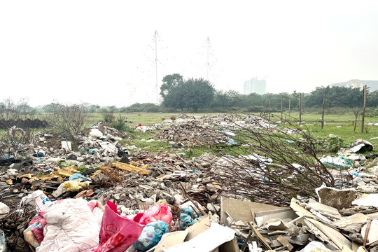 Quận Nam Từ Liêm: Nhiều ''điểm đen'' rác thải