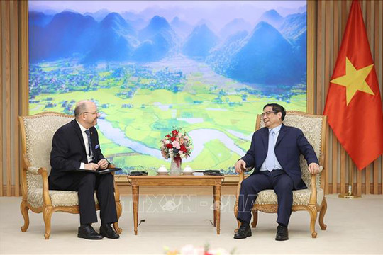 Thủ tướng Phạm Minh Chính tiếp Đại sứ Thụy Sĩ tại Việt Nam