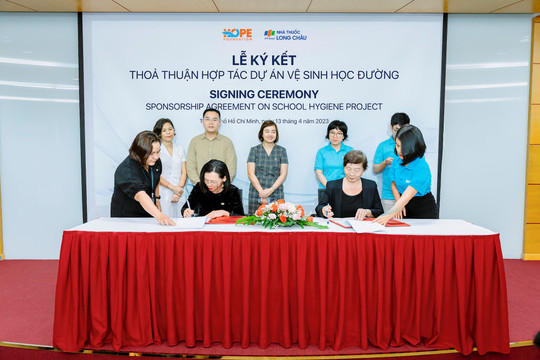 FPT Long Châu đồng hành cùng Quỹ Hy vọng triển khai dự án “vệ sinh học đường”