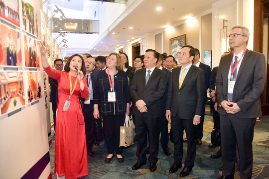 Hình ảnh phiên khai mạc Hội nghị hợp tác giữa các địa phương Việt Nam - Pháp lần thứ 12