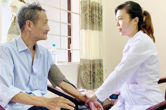 Dịch vụ chăm sóc người cao tuổi: Thị trường tiềm năng