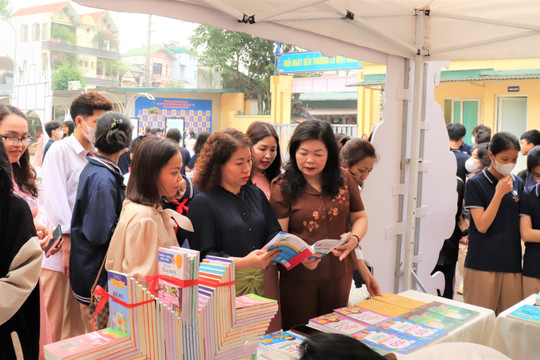Giáo viên, học sinh quận Hoàng Mai tích cực hưởng ứng Ngày hội sách