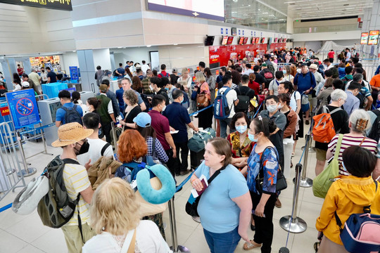 Sân bay Nội Bài sẵn sàng phục vụ hành khách dịp cao điểm 30-4, 1-5