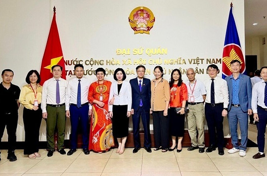 Đoàn đại biểu thành phố Hà Nội thăm, làm việc tại Cộng hòa Dân chủ nhân dân Lào